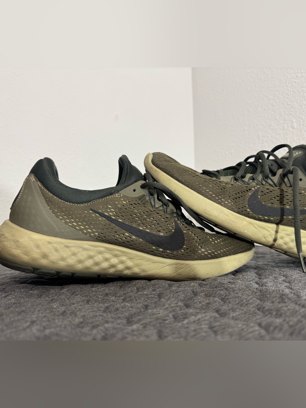 Nike Lunar Skyelux olive military green running jogging shoes